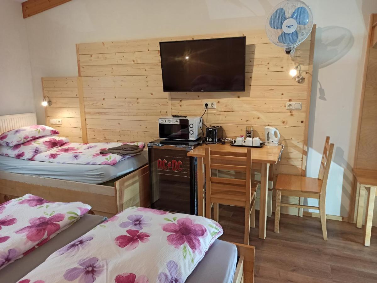 Max Motel Hinterzhof Exteriör bild